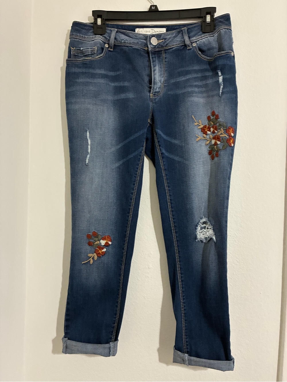Cato Blue Embroidered Ankle Jeans with Rolled Cuffs